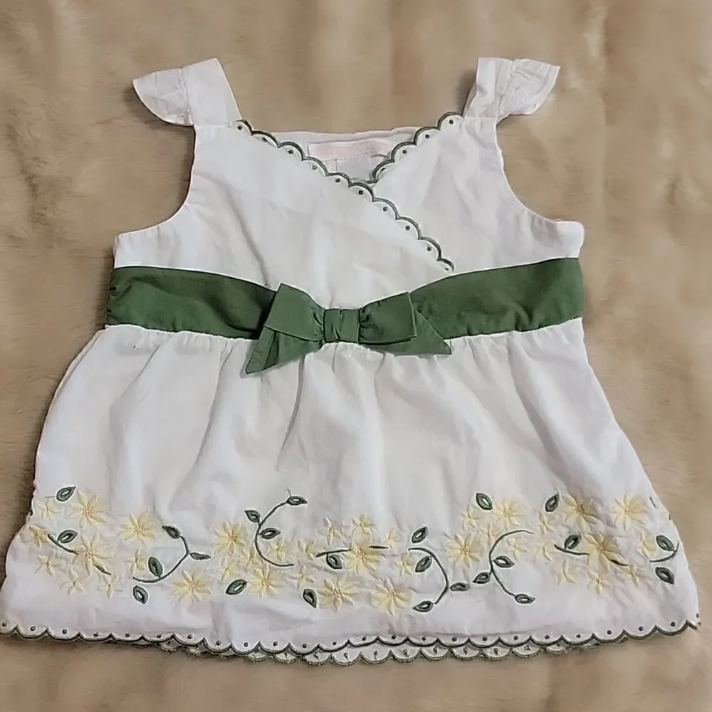 JANIE AND JACK WHITE CROSSOVER SLEEVELESS TOP WITH GREEN BOW,  SIZE 18-24 MONTHS